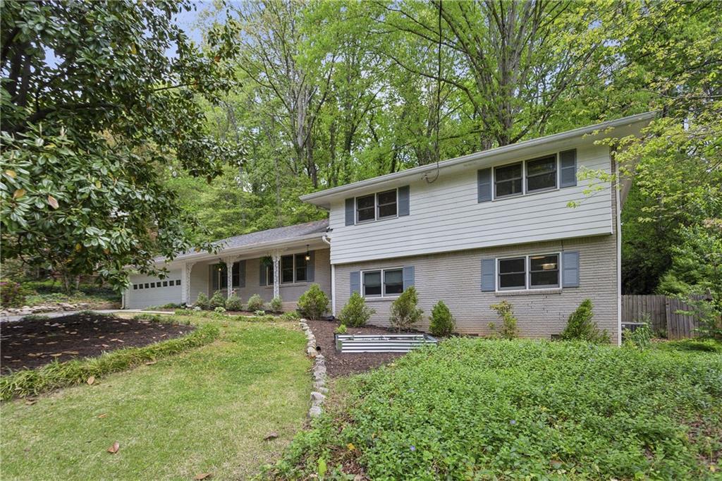 205 Glencourtney Dr., Sandy Springs, GA 30328