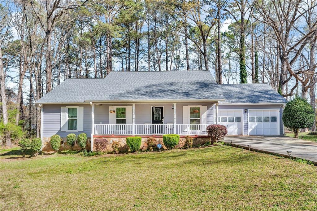 8698 Twin Oaks Dr., Jonesboro, GA 30236
