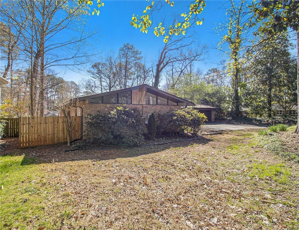 5268 Seaton Dr., Atlanta, GA 30338