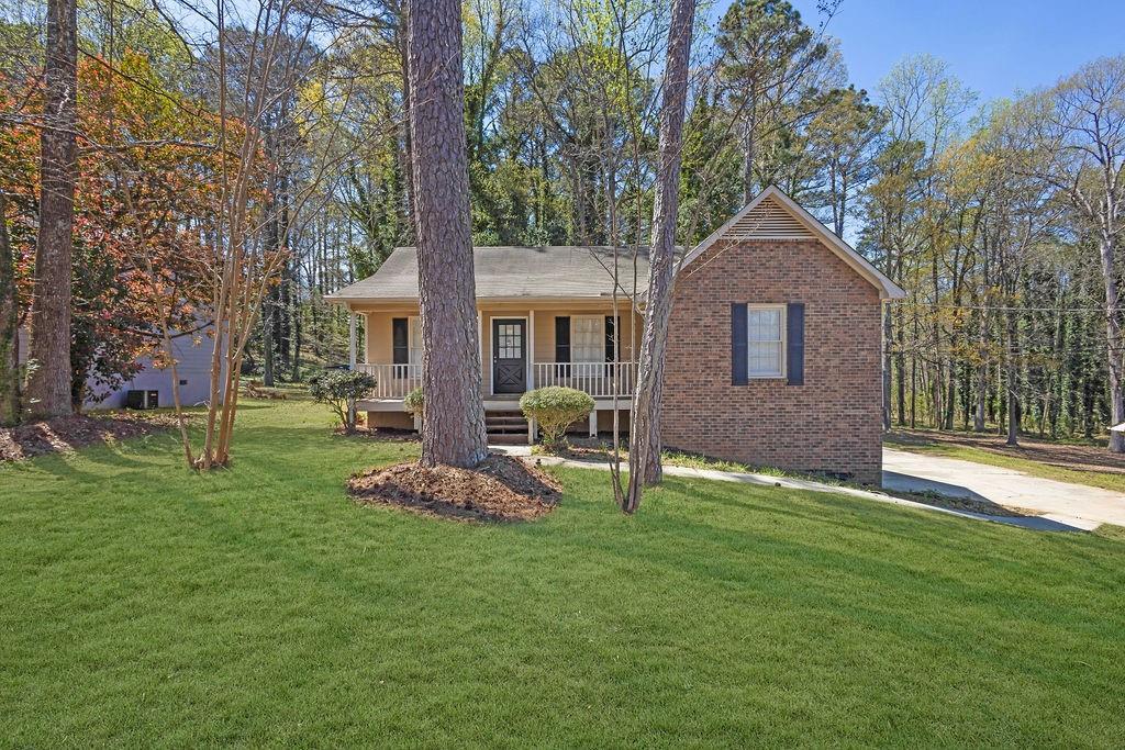 8633 Hilltop Rd., Jonesboro, GA 30236
