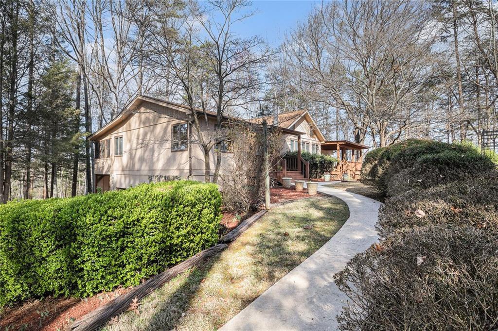 925 Horseshoe Bend Rd., Dahlonega, GA 30533