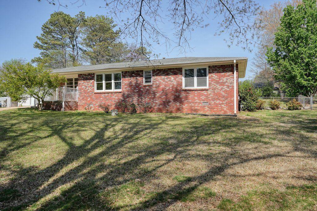 108 Debbie Ln., Dallas, GA 30132