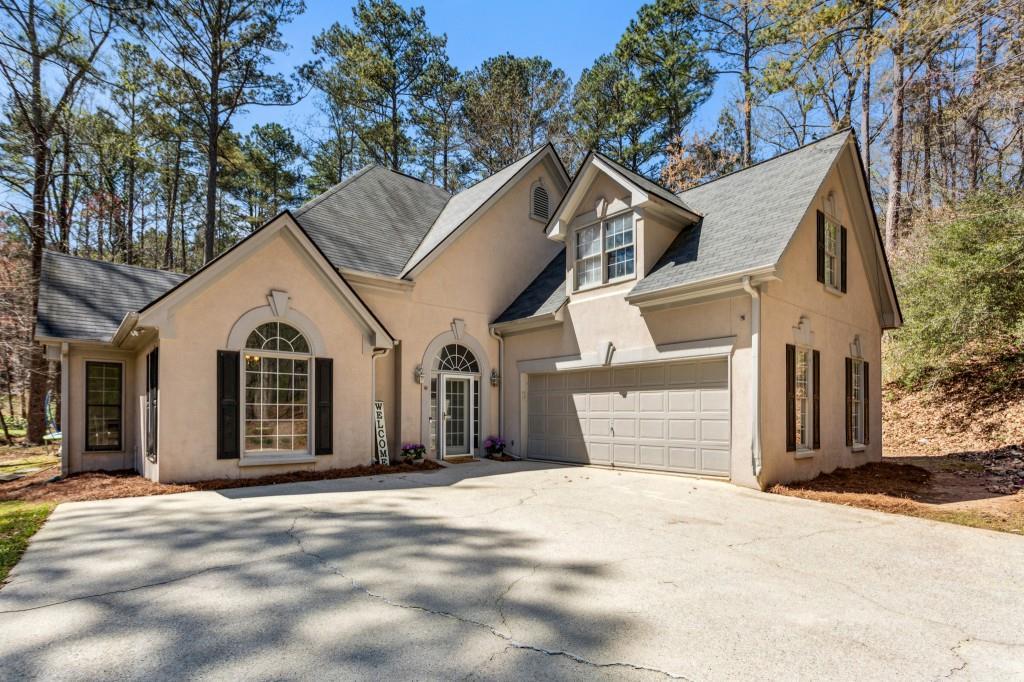 5163 Holly Springs Dr., Douglasville, GA 30135
