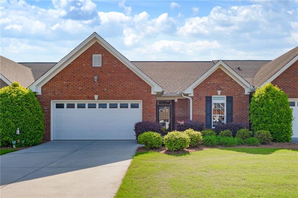 221 Regency Ln., Calhoun, GA 30701