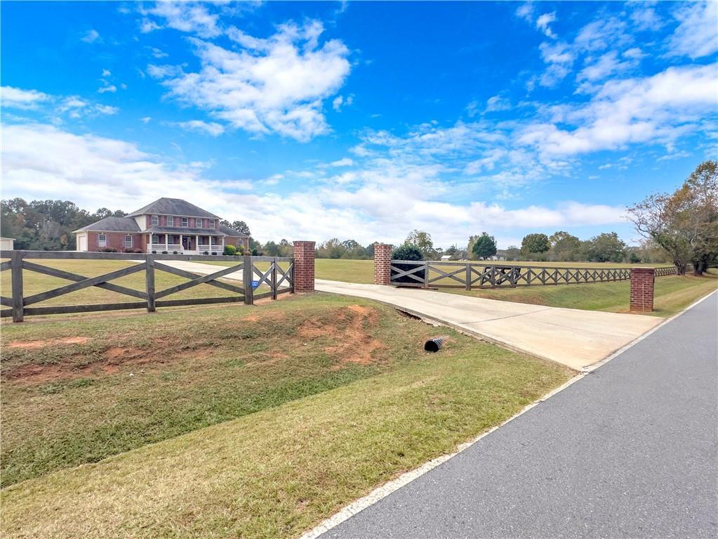 1307 Mccollum Rd., Barnesville, GA 30204