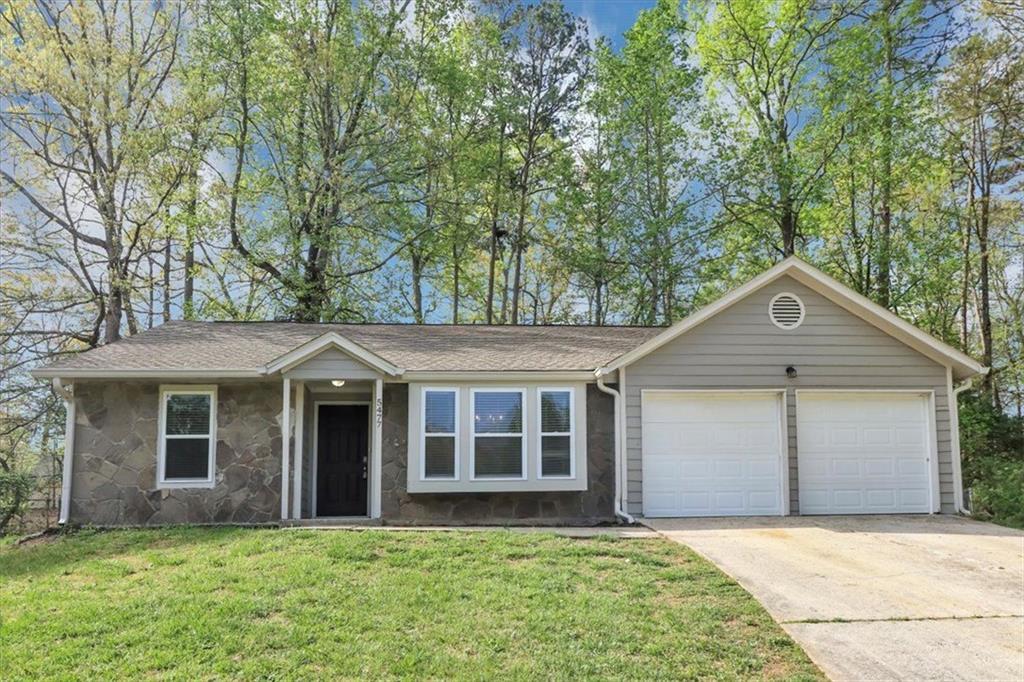 5477 Hedgeflower Ct., Stone Mountain, GA 30088