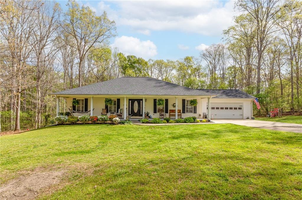612 Rockyford Rd., Carnesville, GA 30521