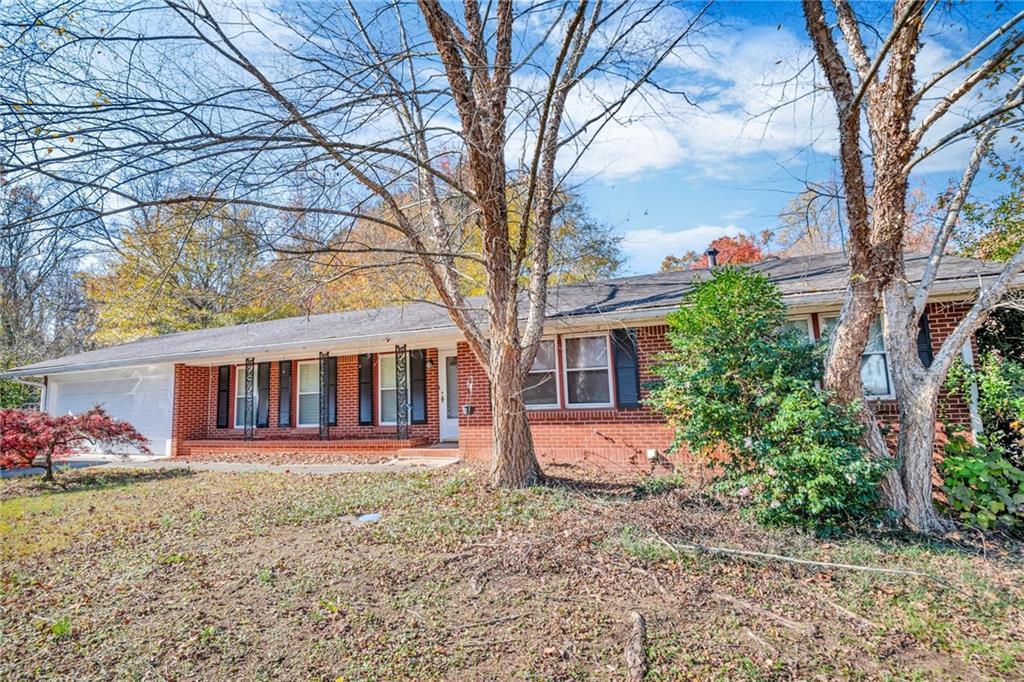 831 Sinyard Rd., Lithia Springs, GA 30122