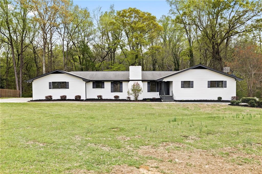 240 Thornton Dr., Fayetteville, GA 30214