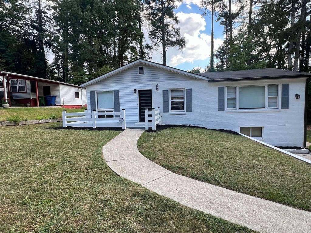 2747 Santa Barbara Dr., Atlanta, GA 30318