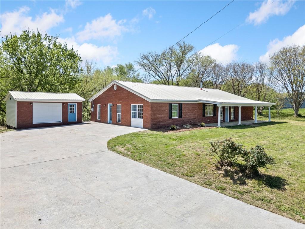 3499 Covington Bridge Rd., Fairmount, GA 30139