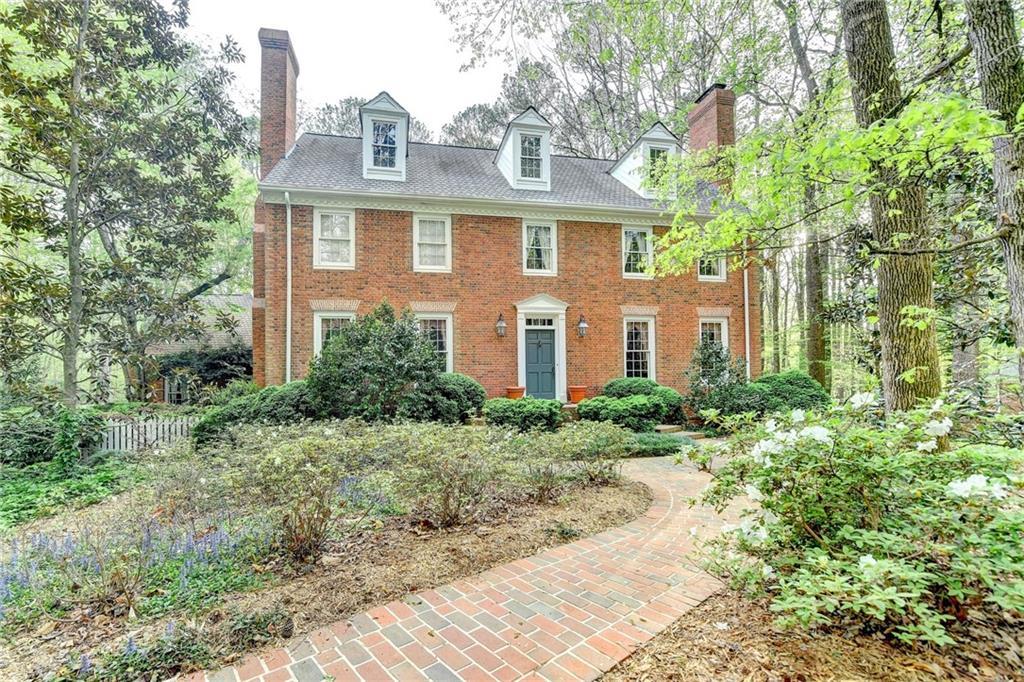 5884 Hammersmith Rd., Stone Mountain, GA 30087