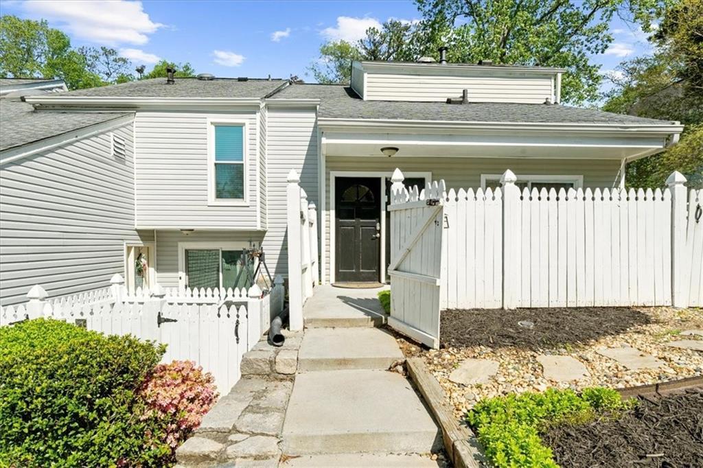 2693 Greentree Dr., Marietta, GA 30067