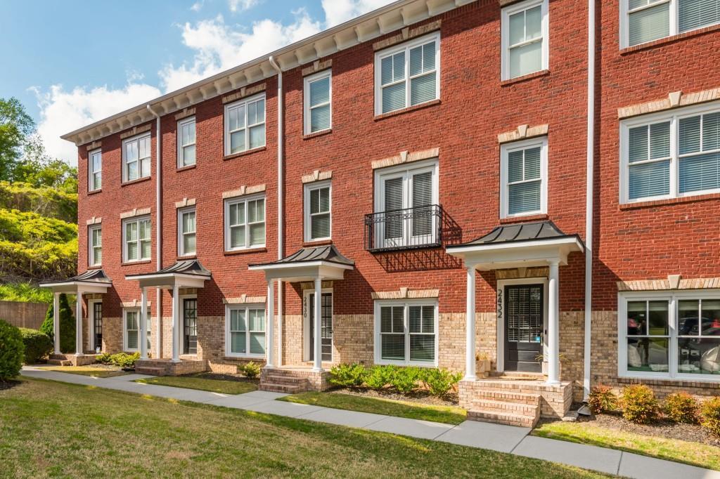 2430 Dresden Parc Cir., Atlanta, GA 30345