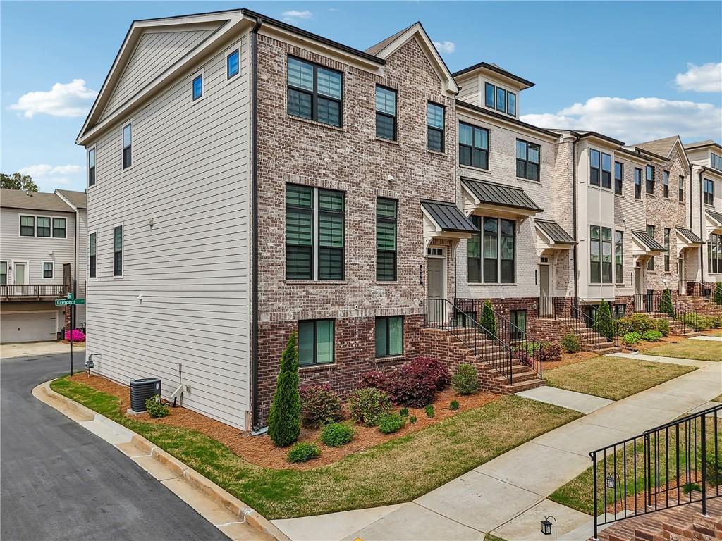 245 Fairview Cir., Roswell, GA 30076