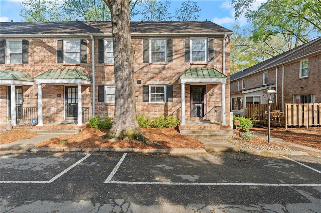 6700 Roswell Rd. #20D, Sandy Springs, GA 30328