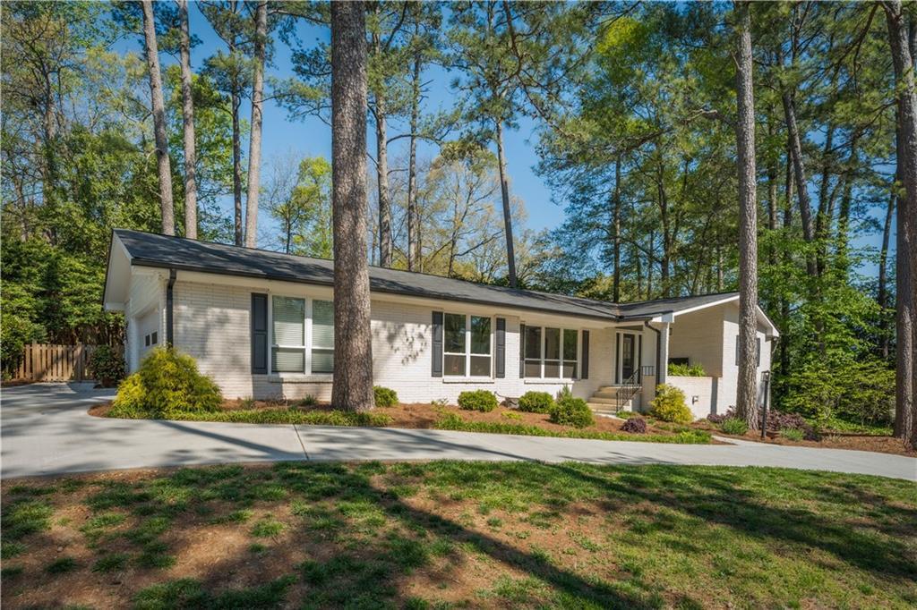 2590 Hawthorne Pl., Atlanta, GA 30345