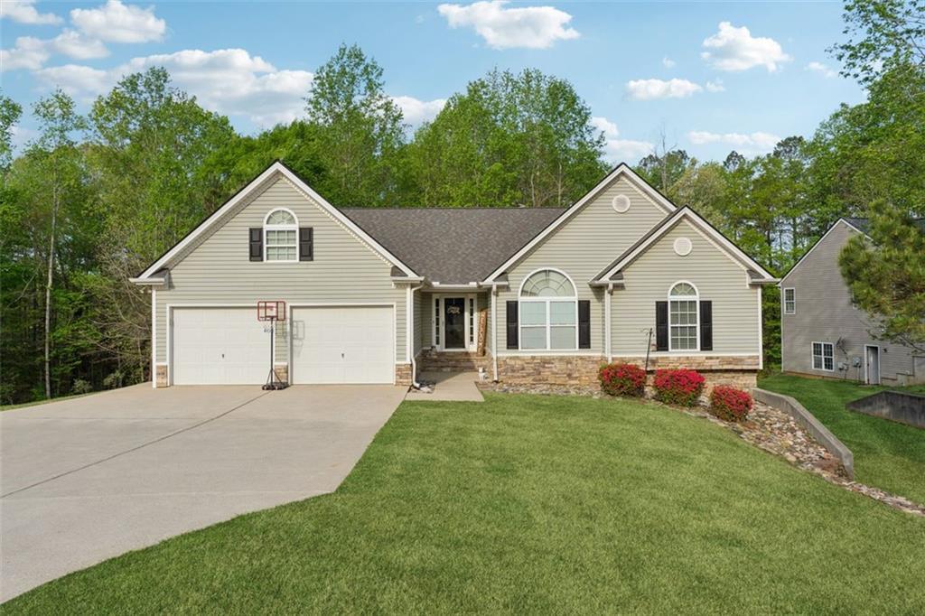 501 Reidland Dr., Dallas, GA 30132