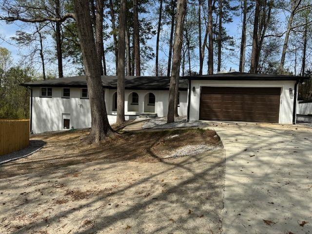 3185 Hammarskjold Dr., East Point, GA 30344
