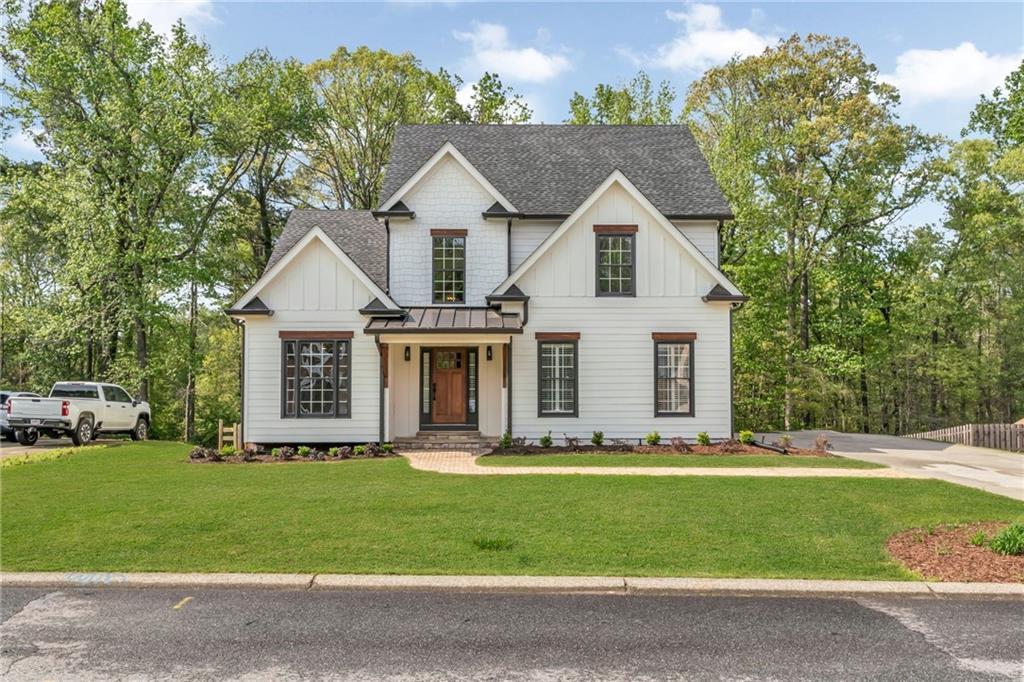 6231 Spring Lake Dr., Flowery Branch, GA 30542