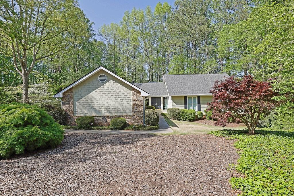 115 Beechwood Tr., Roswell, GA 30075