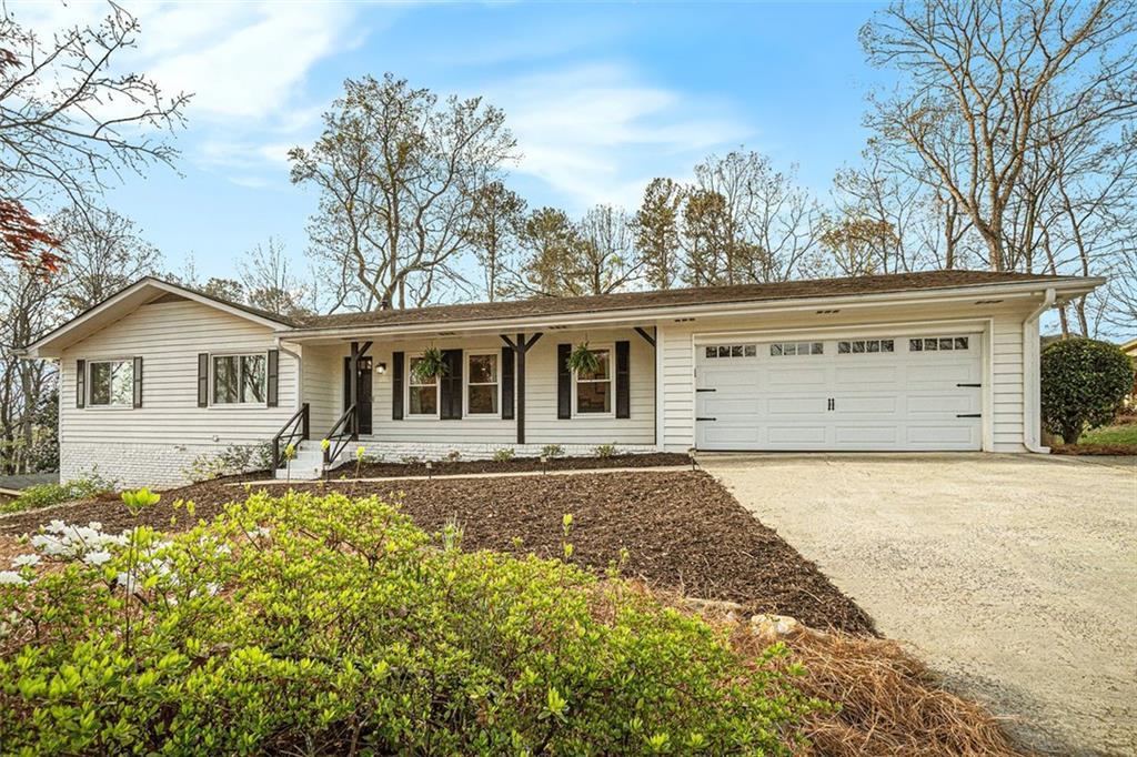 4646 Mountain Creek Dr., Roswell, GA 30075