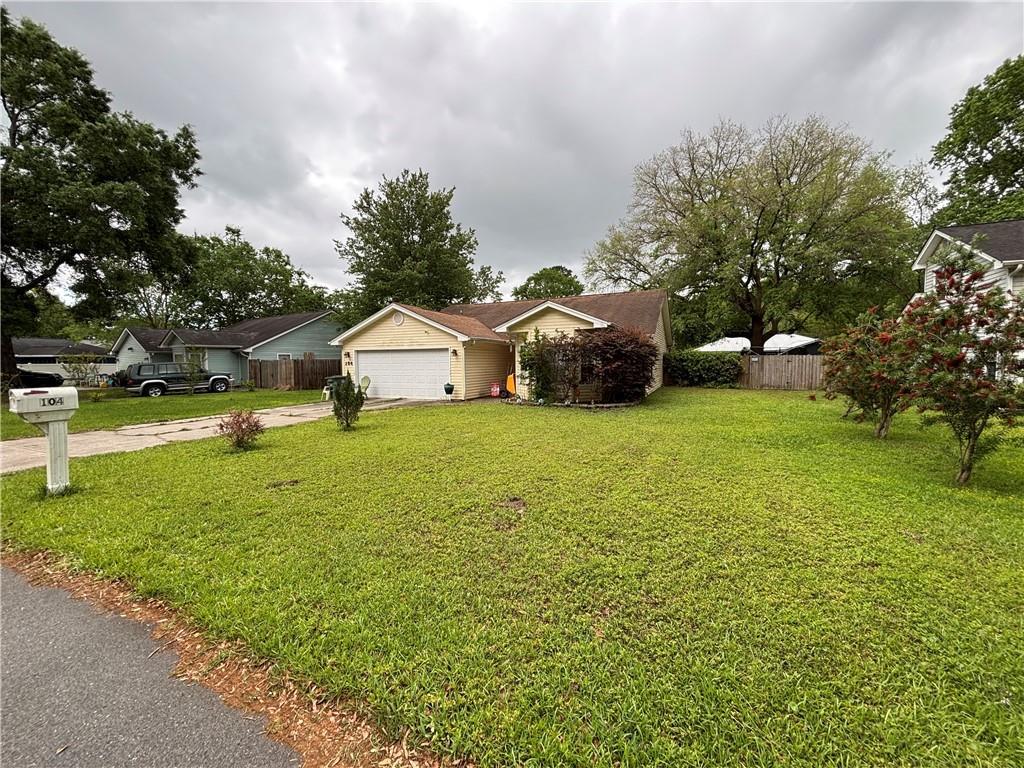 104 Cherry Tree Ct, Kingsland, GA 31548
