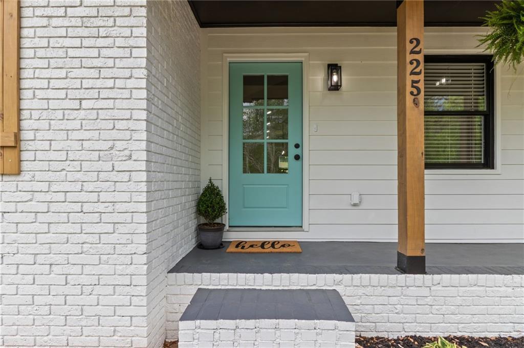 225 Valley Dr., Roswell, GA 30075