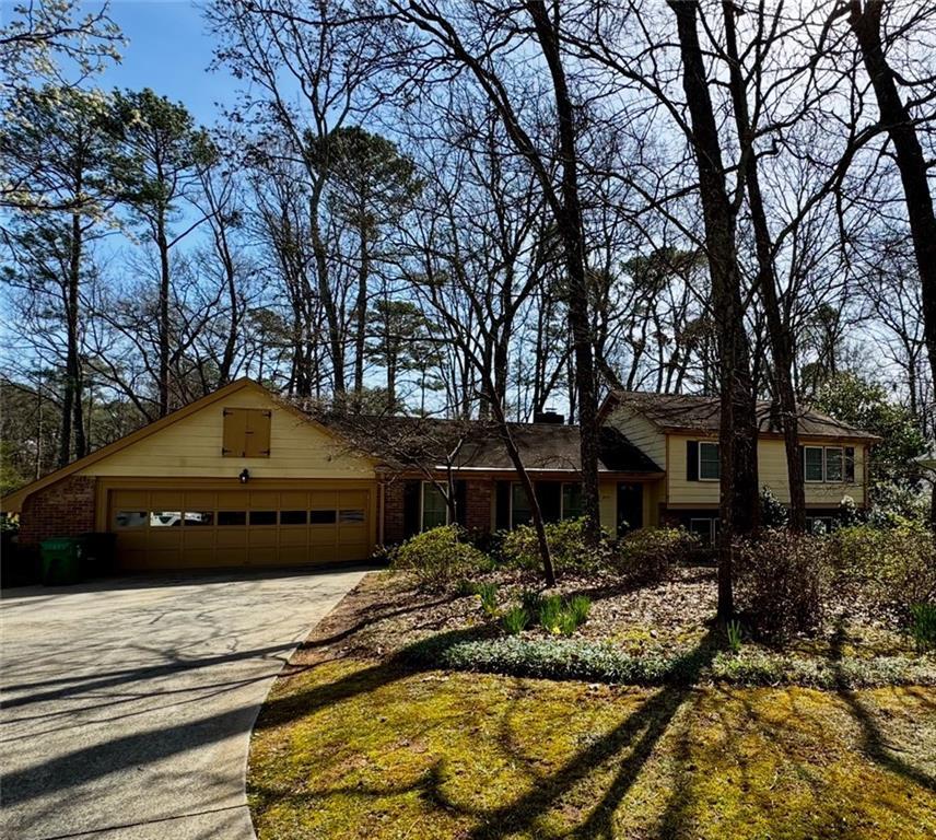 2343 Kings Point Dr., Dunwoody, GA 30338