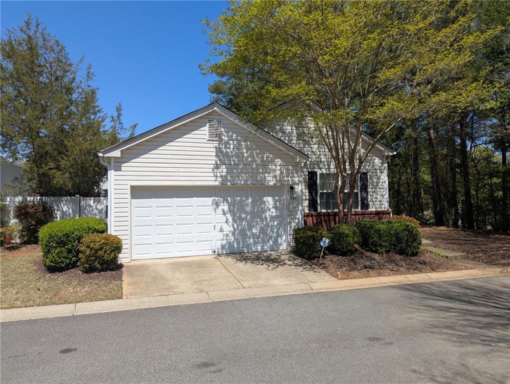 548 W Oaks Dr., Woodstock, GA 30188