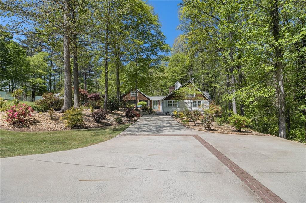 124 Sunny Brook Dr., Newnan, GA 30263