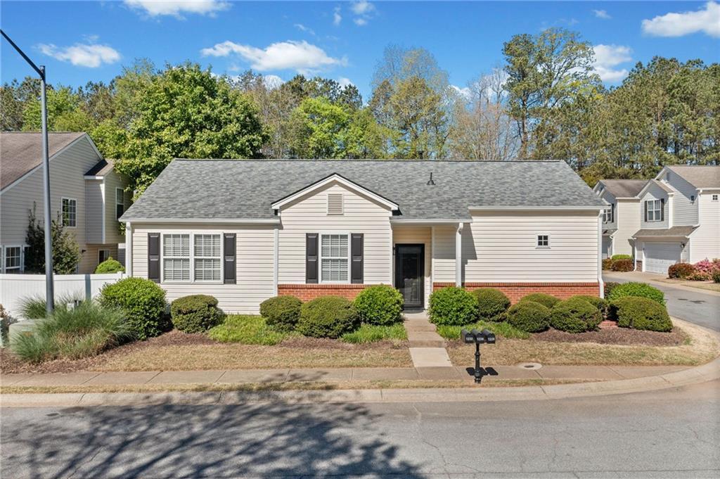 1228 W Oaks Way, Woodstock, GA 30188