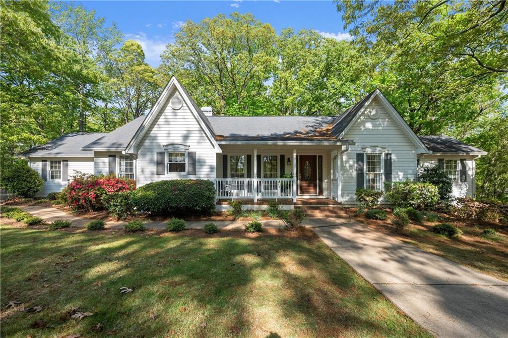 4706 Creek Wood Dr., Gainesville, GA 30507