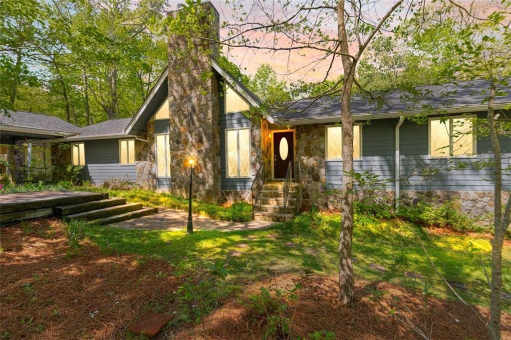175 Flat Creek Ct., Fayetteville, GA 30214