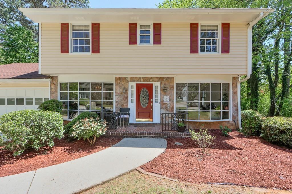1423 Fairfield Dr., Lilburn, GA 30047