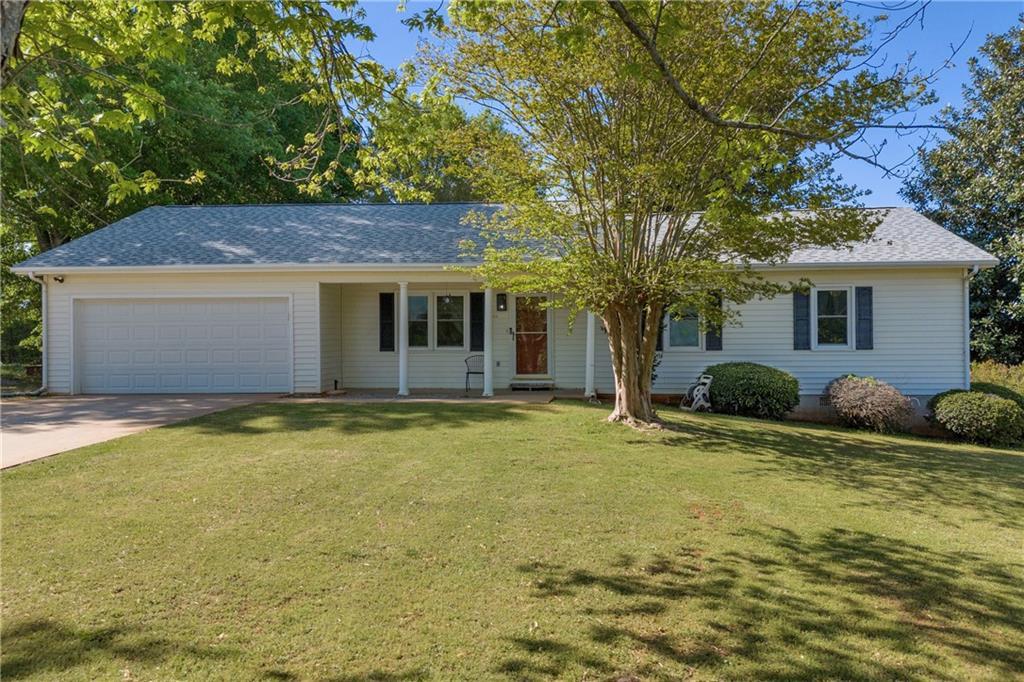 6611 Quincy Dr., Flowery Branch, GA 30542