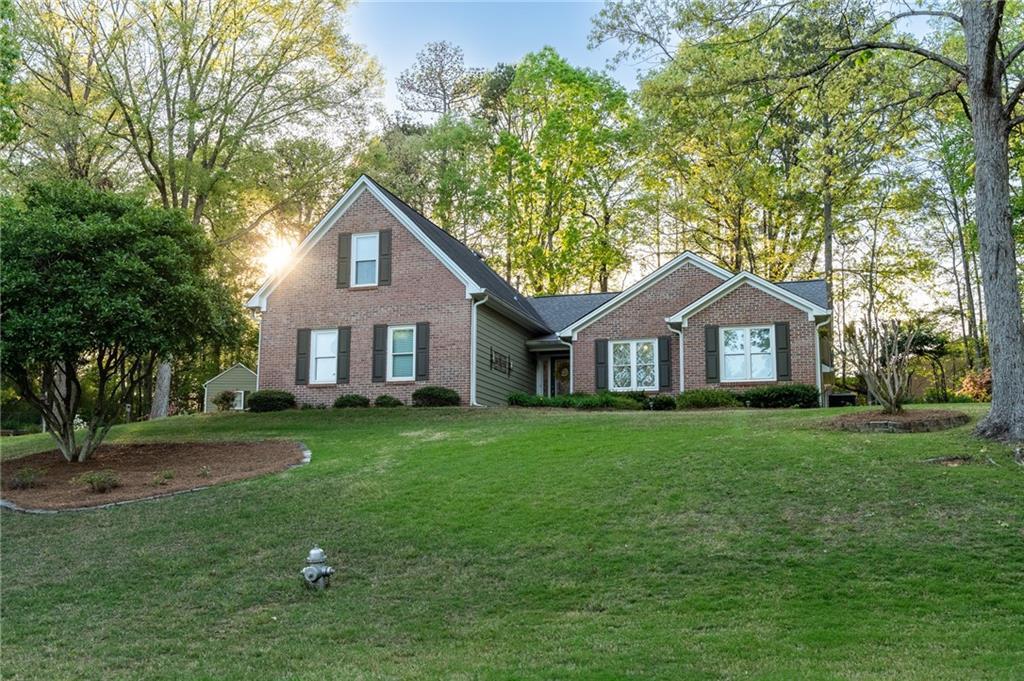 2380 Emerald Dr., Loganville, GA 30052