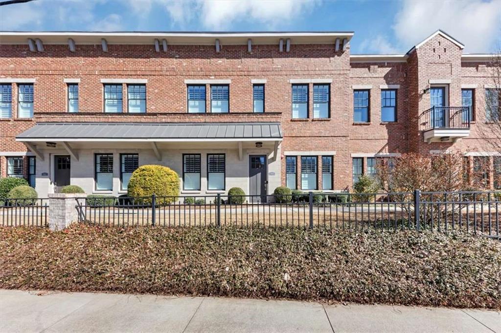 8217 Main St., Woodstock, GA 30188