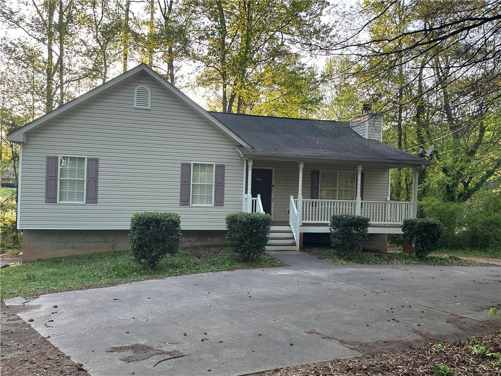 6086 Woodstock Rd., Acworth, GA 30102