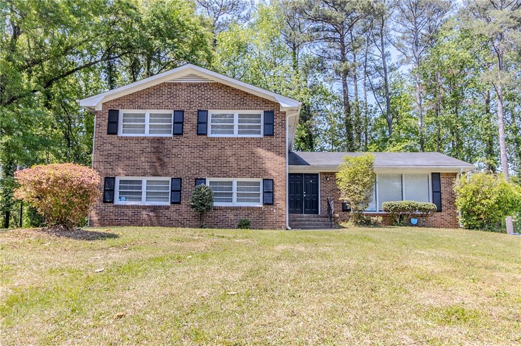 738 Laverne Dr., Atlanta, GA 30318