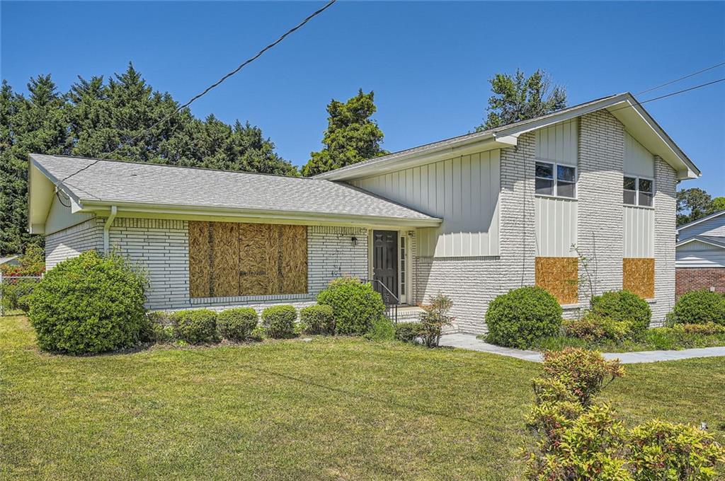 6125 Dunbritan Ln., Atlanta, GA 30349