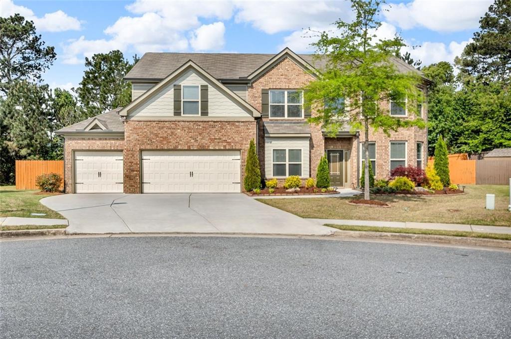 1304 Slate Bend Dr., Dacula, GA 30019