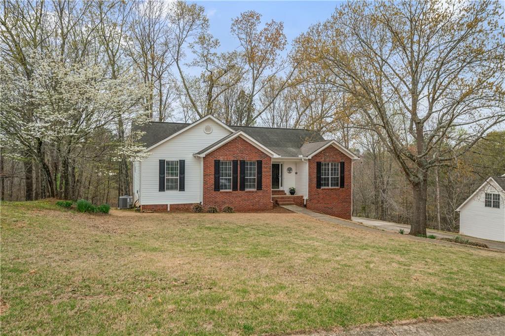 5550 Chestnut Creek Ln., Flowery Branch, GA 30542
