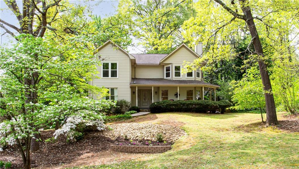 4992 Laurel Dr., Roswell, GA 30075
