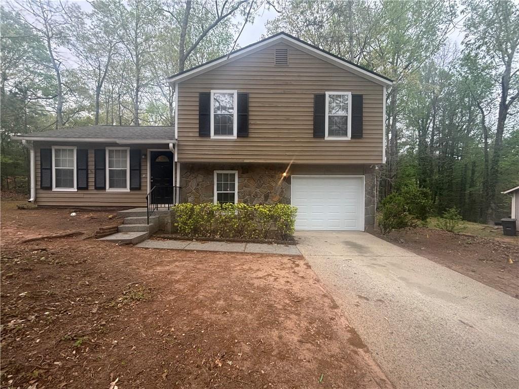 883 Greenhedge Dr., Stone Mountain, GA 30088
