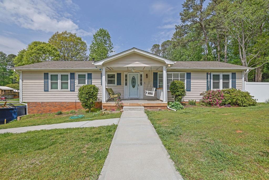 5185 Twin Oak Dr., Woodstock, GA 30188