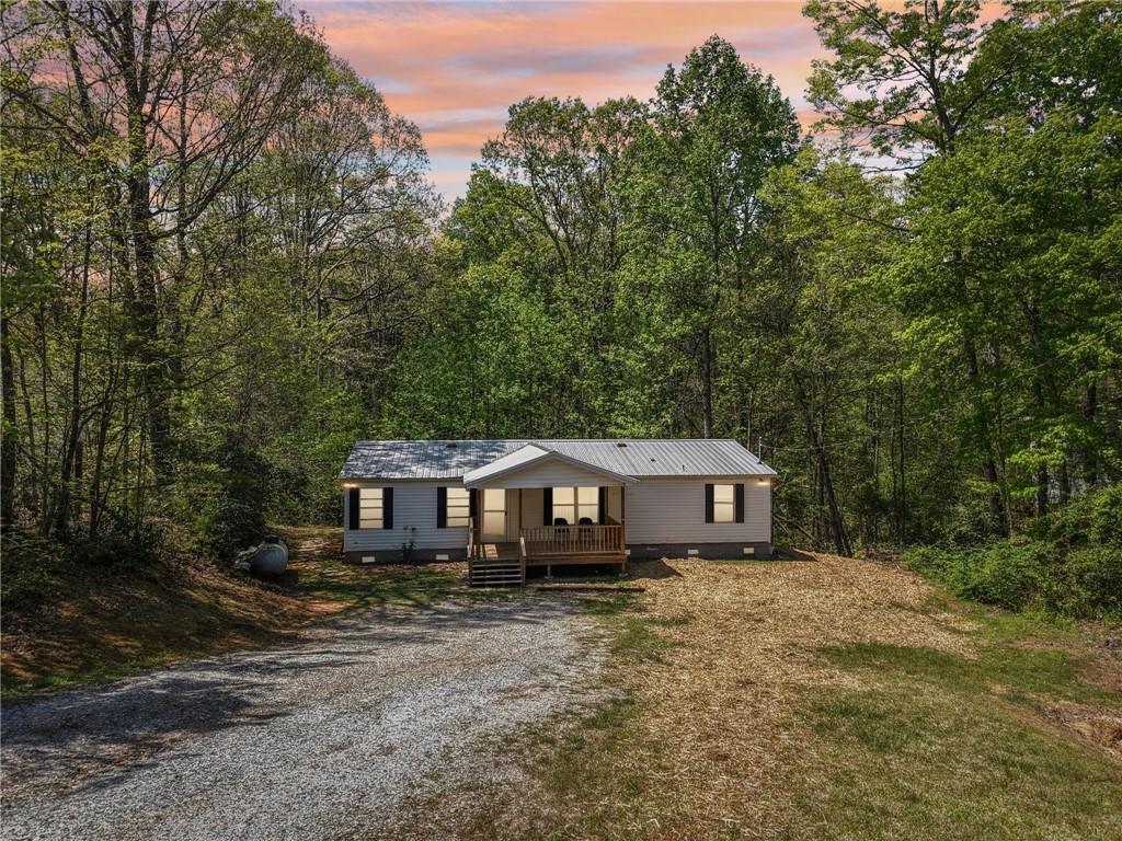 135 April Trace, Dawsonville, GA 30534