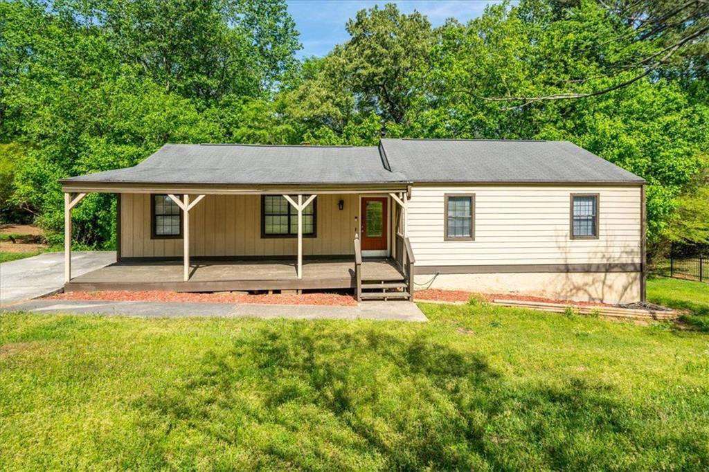 6182 Silver Spur Dr., Lithonia, GA 30058