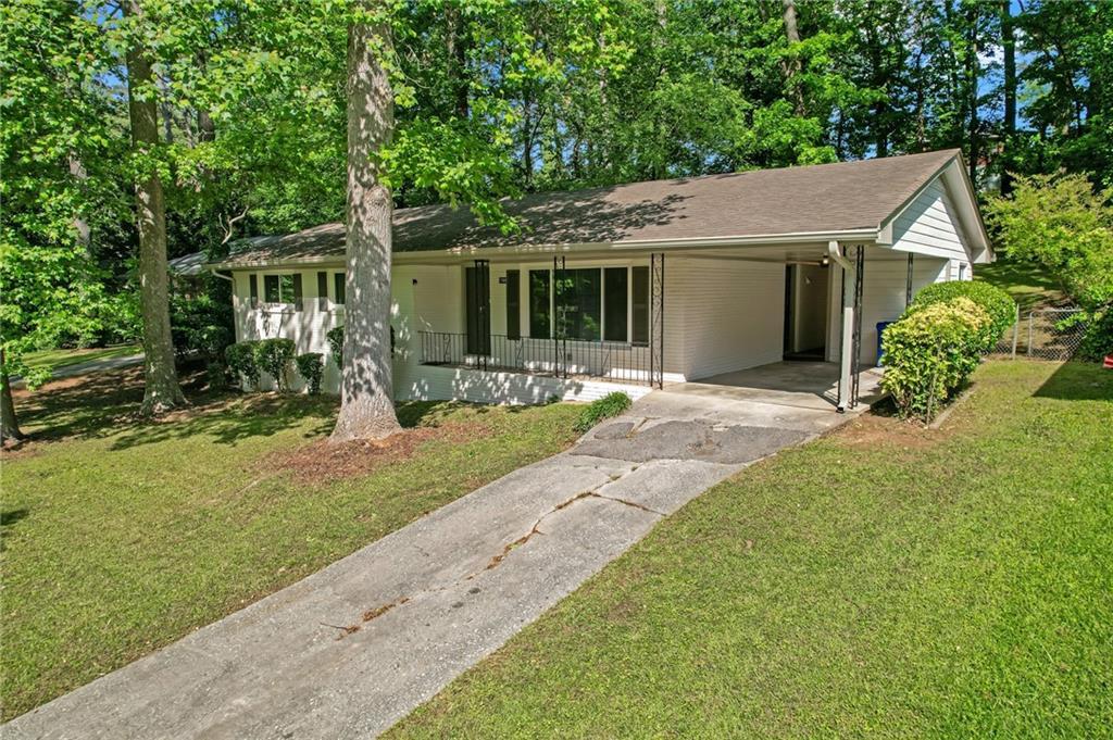 2740 Pasco Ln., Atlanta, GA 30316