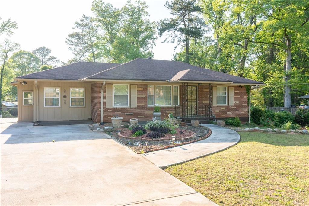 2197 Rosewood Rd., Decatur, GA 30032